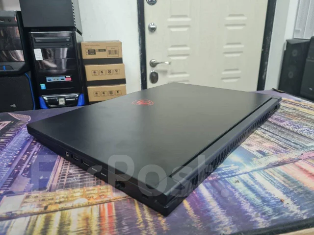 MSI. 15.6", ��� 16 ��, ���� 512���, WiFi: 1, Bluetooth: 1, ����������� �� 3��. ����