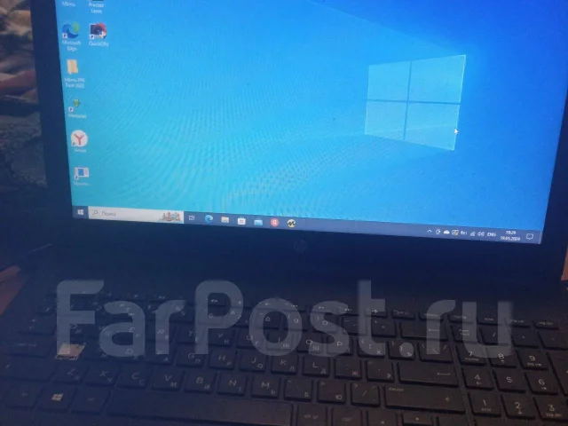 HP 15-rb015ur. 15.3", 2,2����, ��� 4 ��, ���� 102���, WiFi: 1, Bluetooth: 1 ����