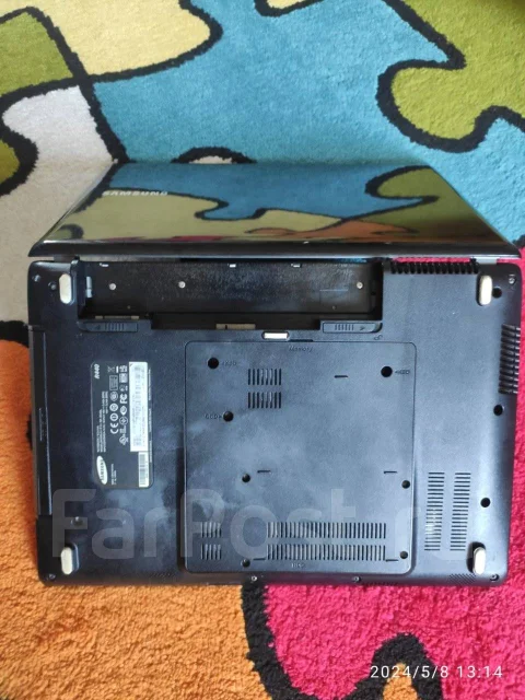 Samsung R440. 14", 2,5����, ��� 4 ��, ���� 120���, WiFi: 1, Bluetooth: 1 ����