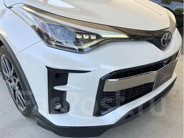 Toyota C-HR. ��������, 4wd, 1.2 (116��.�.), ������, 36 000����. ��, �/�. ��� ����� �� ������������ ����