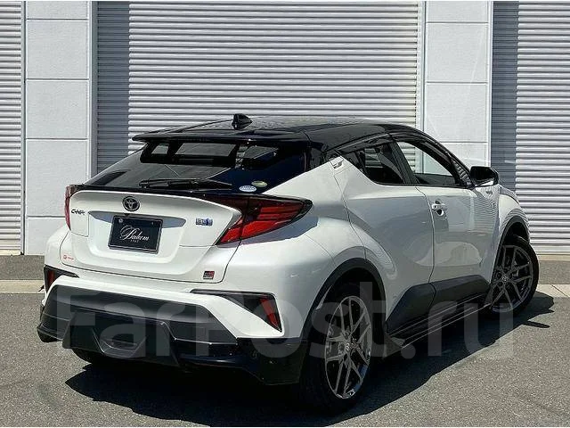 Toyota C-HR. ��������, 4wd, 1.2 (116��.�.), ������, 36 000����. ��, �/�. ��� ����� �� ������������ ����