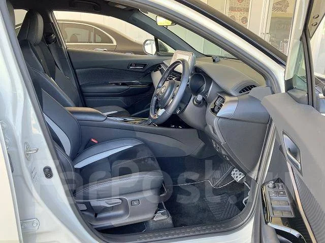 Toyota C-HR. ��������, 4wd, 1.2 (116��.�.), ������, 36 000����. ��, �/�. ��� ����� �� ������������ ����
