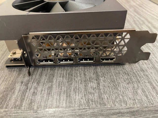 GeForce RTX 3090 Ti ����