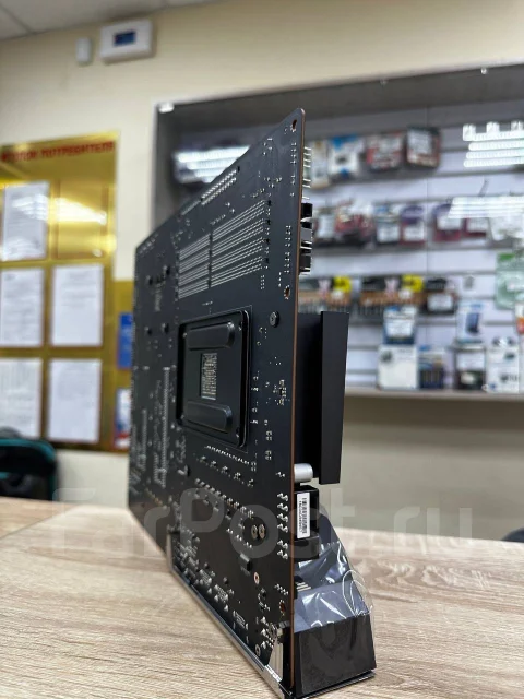AMD X570 ����