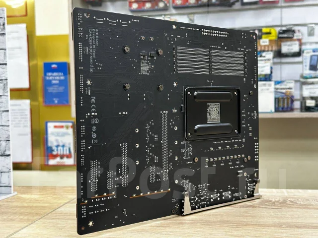 AMD X570 ����