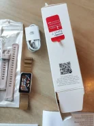 Huawei Band 7. IP68 ����