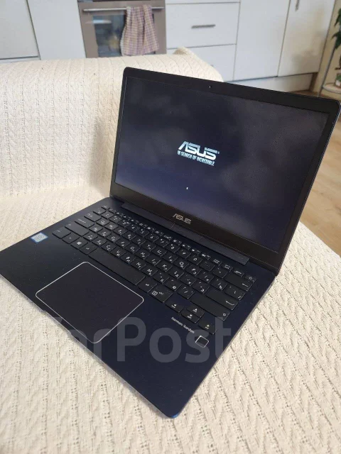 Asus ZenBook. 13.3", ��� 8 ��, ���� 250���, WiFi: 1, Bluetooth: 1, ����������� �� 7��. ����