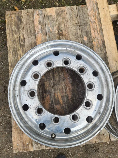 Alcoa. 11.75x22.5", ET120 ����