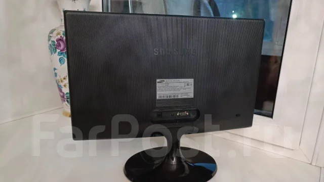 Samsung. 19.5", ���������� �� (LCD, LED, QLED) ����