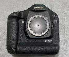 Canon EOS-1D Mark III Body ����