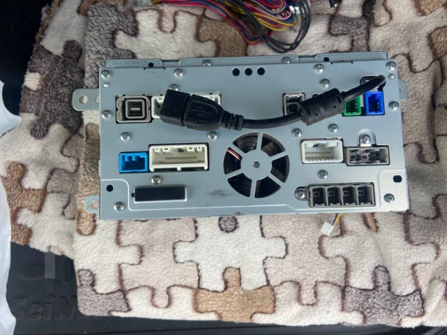 Clarion MC313D-W ����