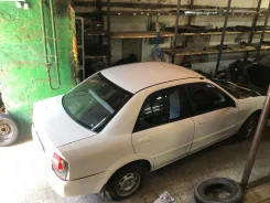 Mazda Familia ����