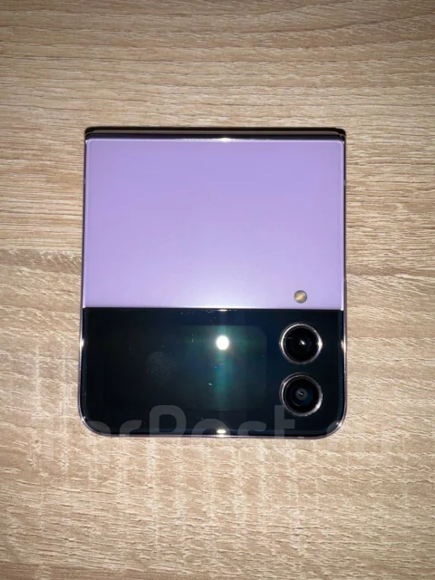 Samsung Galaxy Z Flip4. �/�, 256 ��, ����������, 4G LTE, ����������, NFC ����