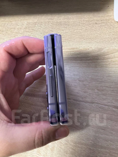 Samsung Galaxy Z Flip4. �/�, 256 ��, ����������, 4G LTE, ����������, NFC ����
