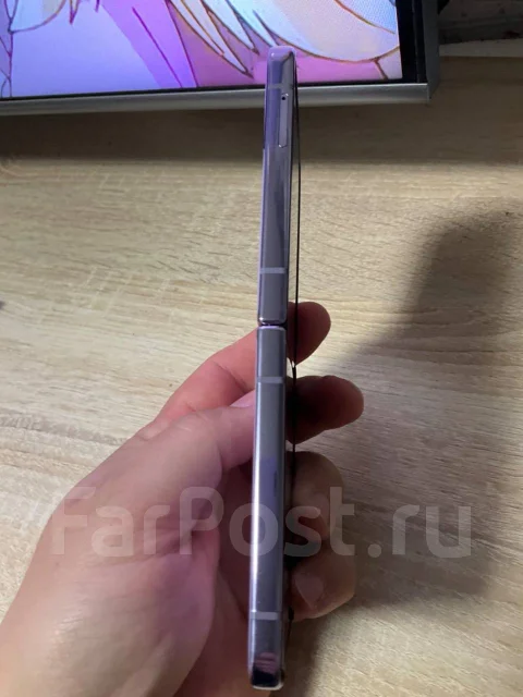 Samsung Galaxy Z Flip4. �/�, 256 ��, ����������, 4G LTE, ����������, NFC ����
