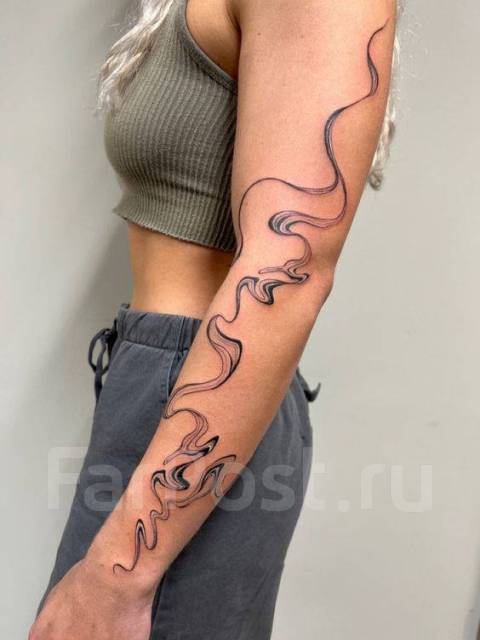 Art nouveau abstract tattoo by @ginger.lines ✨ тату на руке абстракция