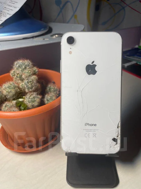 Apple iPhone Xr. �/�, 64 ��, �����, 4G LTE, NFC ����