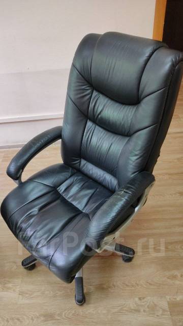 Кресло офисное кожа, кожзам, колеса, чёрный, б/у, в наличии. Цена: 219 ...