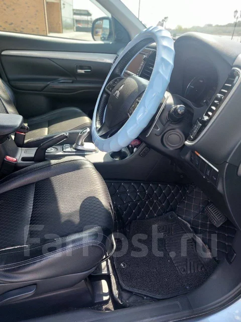 Mitsubishi Outlander. �������, 4wd, 2.0 (118��.�.), ������, 216 000����. �� ����