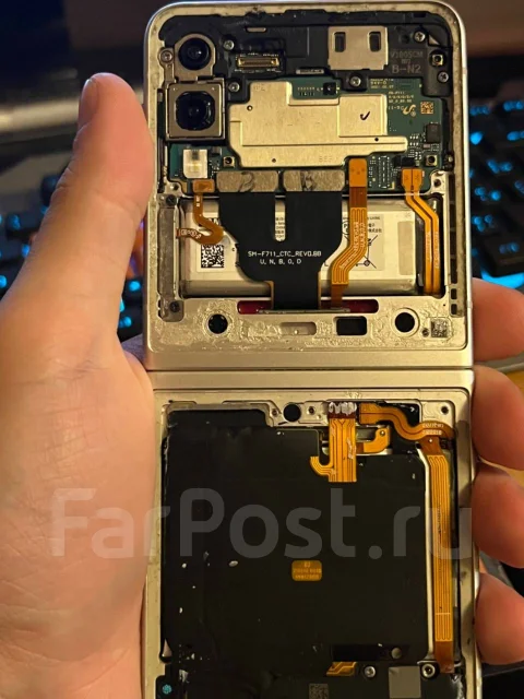 Samsung Galaxy Z Flip3 5G. �/�, 256 ��, �������, �����, 3G, 4G LTE, 5G, Dual-SIM, ����������, NFC ����