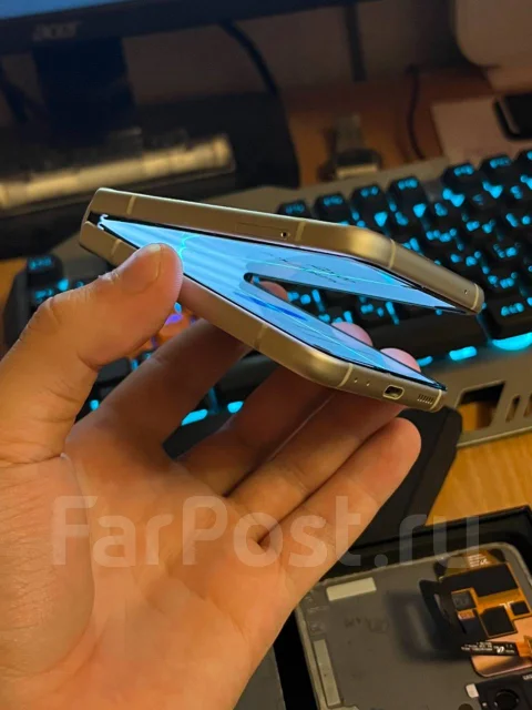 Samsung Galaxy Z Flip3 5G. �/�, 256 ��, �������, �����, 3G, 4G LTE, 5G, Dual-SIM, ����������, NFC ����