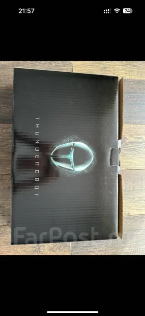 Thunderobot. 17.3", 2����, ��� 16 ��, ���� 512���, WiFi: 1, Bluetooth: 1, ����������� �� 8��. ����