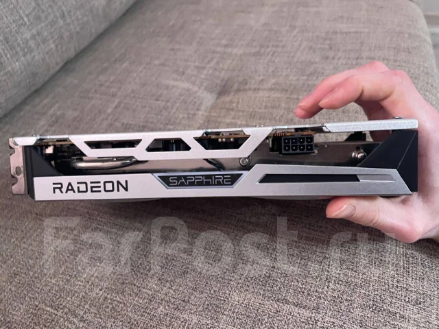 Radeon RX 6600 XT ����