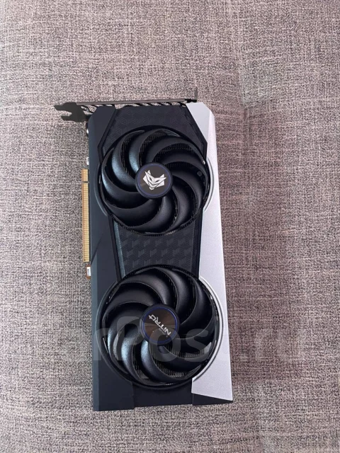 Radeon RX 6600 XT ����
