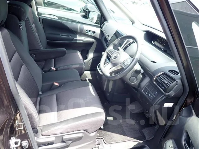 Nissan Serena. ��������, ��������, 2.0 (147��.�.), ������, 1 250 000����. ��, �/� ����
