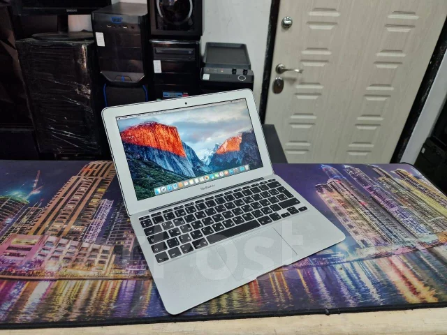 Apple MacBook Air 11 2015 Early. 11.6", ��� 4 ��, ���� 128���, WiFi: 1, ����������� �� 4��. ����