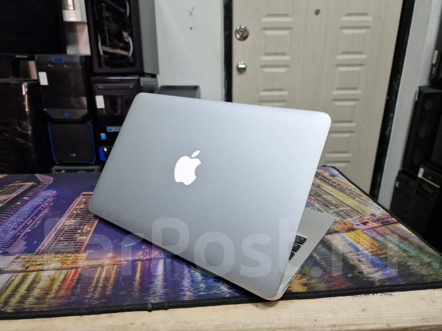 Apple MacBook Air 11 2015 Early. 11.6", ��� 4 ��, ���� 128���, WiFi: 1, ����������� �� 4��. ����
