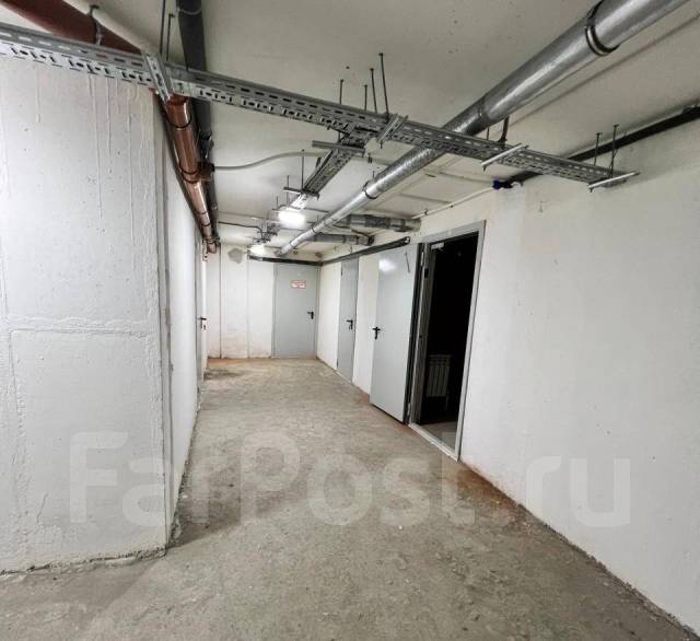 Нежилое помещение в цокольном этаже жилого дома, ул. Островского 1-А ...