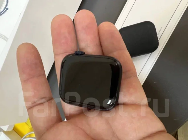 Apple Watch Series 8. GPS, NFC, SIM-�����, IP67, IP68 ����