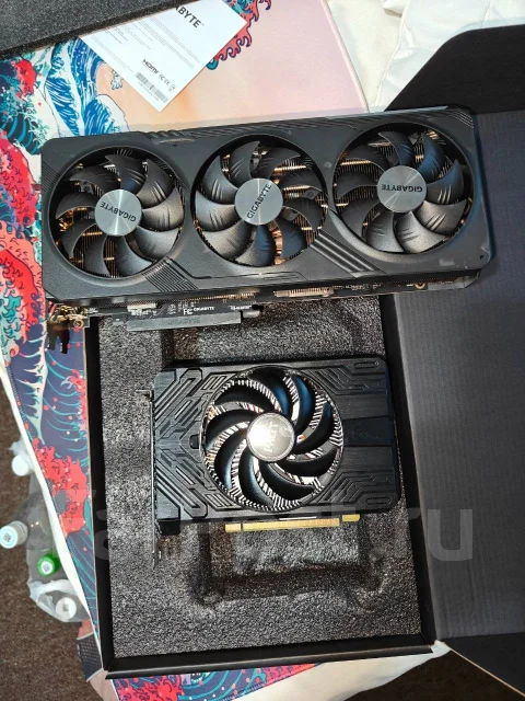 Radeon RX 7800 XT ����
