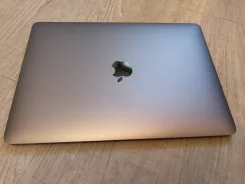 Apple MacBook Pro 16. 16", 2,6����, ��� 32 ��, ���� 512���, WiFi: 1, Bluetooth: 1 ����