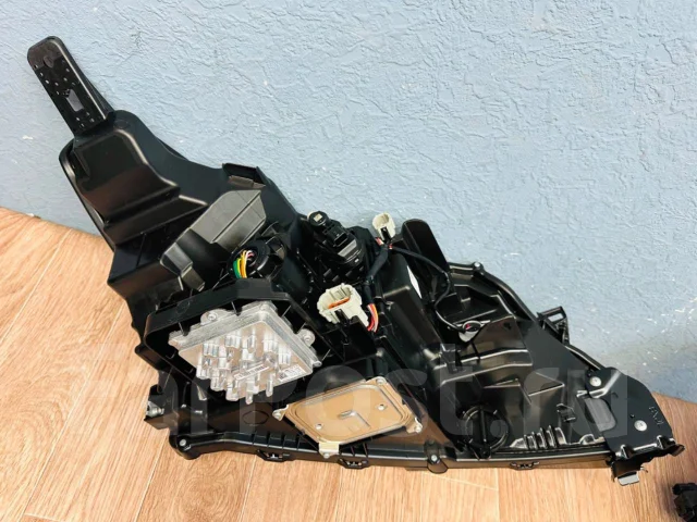 ���� ����� Nissan NOTE (E13) 1993 � �����! 1993 ����