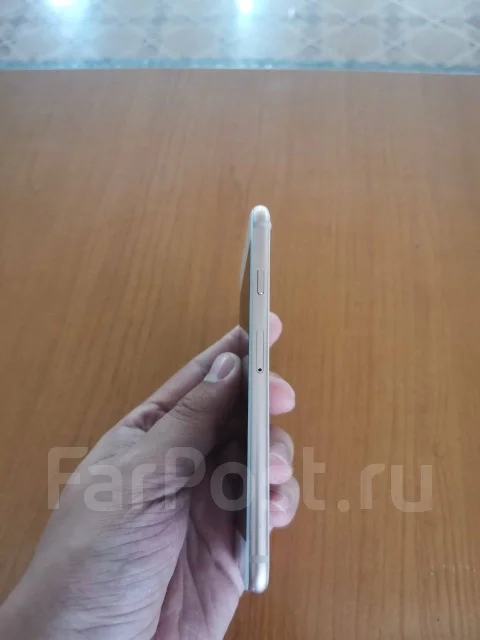 Apple iPhone 8. �/�, 64 ��, �������, 4G LTE ����