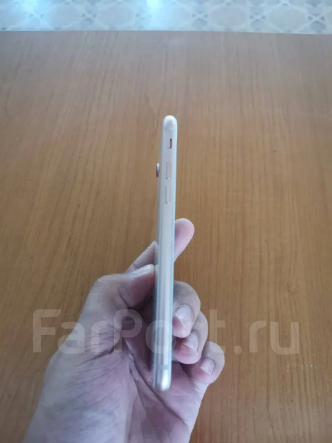 Apple iPhone 8. �/�, 64 ��, �������, 4G LTE ����