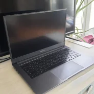 Honor MagicBook 14. 14", 2,4����, ��� 8 ��, WiFi: 1, Bluetooth: 1, ����������� �� 7��. ����