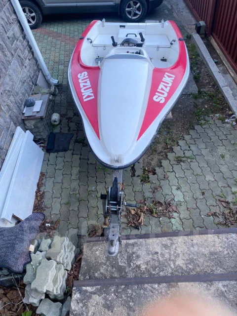 Suzuki. 1998 ���, ����� 4,2��., ��������� ������������, 50��.�., ������ ����