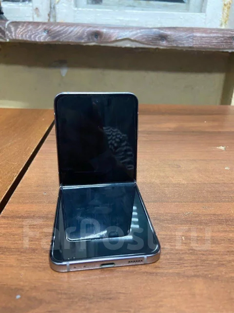 Samsung Galaxy Z Flip4. �/�, 256 ��, �����, 4G LTE, 5G, Dual-SIM, NFC ����
