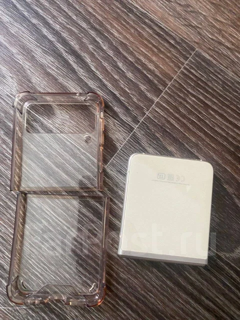 Samsung Galaxy Z Flip. �/�, 256 ��, �����, 4G LTE, 5G, NFC ����