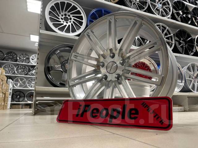 Vossen CV4. 8.0x18", 5x114.3, ET32,  73,1. 