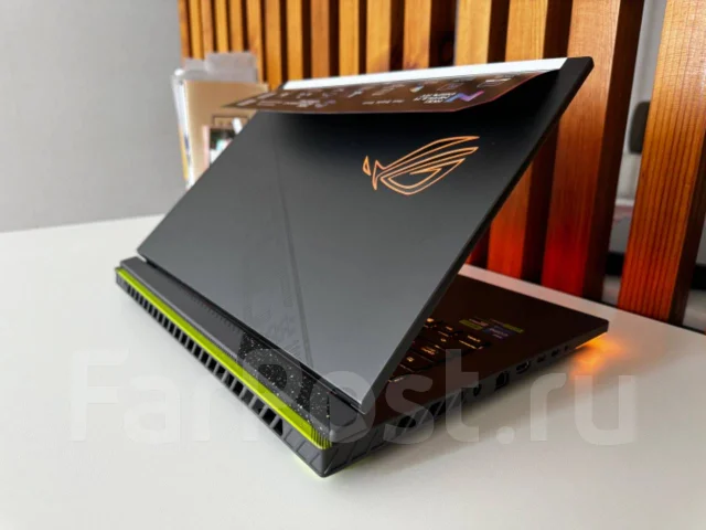 Asus ROG Strix G16. 16", 2,4����, ��� 16 ��, ���� 1 000���, WiFi: 1, Bluetooth: 1, ����������� �� 4��. ����