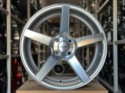 Vossen CV3-R. 7.0x17", 4x100, ET40, �� 73,1���. ��� ����� �� ����������� ����