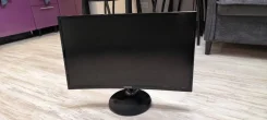 Samsung. 24", ���������� �� (LCD, LED, QLED) ����