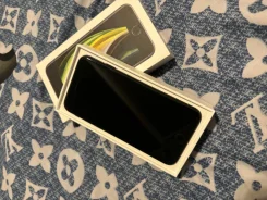 Apple iPhone SE 2020. �/� ����