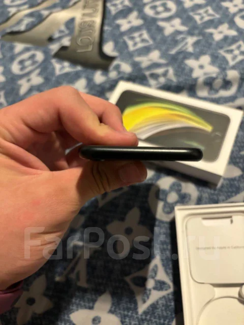 Apple iPhone SE 2020. �/� ����