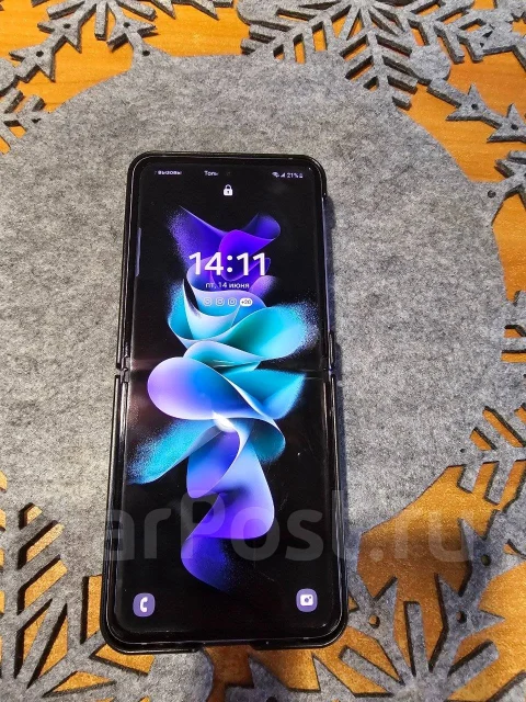 Samsung Galaxy Z Flip3 5G. �/�, 256 ��, ����������, 4G LTE, 5G, NFC ����