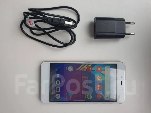 BQ BQ-5211 Strike. �/�, 8 ��, �������, 3G, Dual-SIM ����